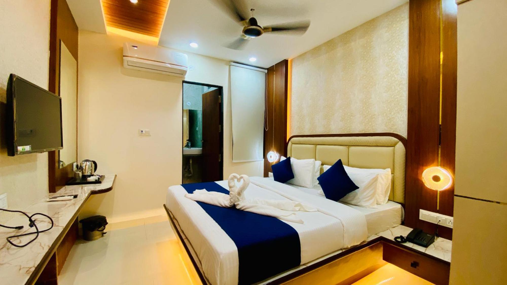 Hotel Aranyasutra Inaya, Indore Exterior foto