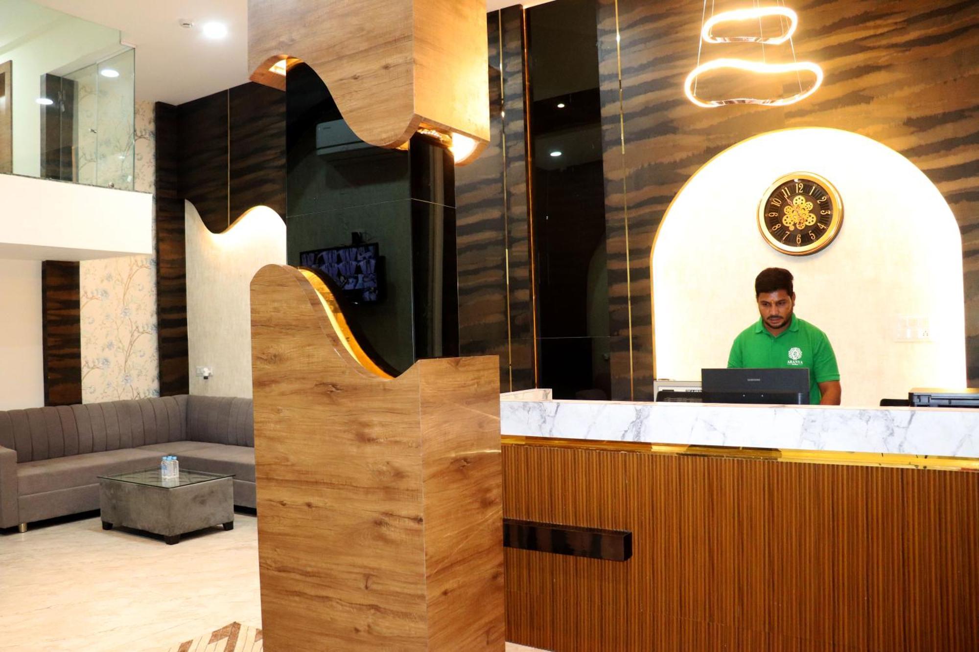 Hotel Aranyasutra Inaya, Indore Exterior foto